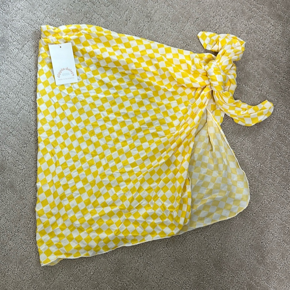 dippin daisys yellow and white checkered sarong, size medium